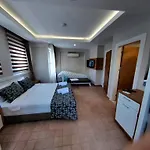 Pera Hotel *
