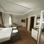 Hotel Pera *
