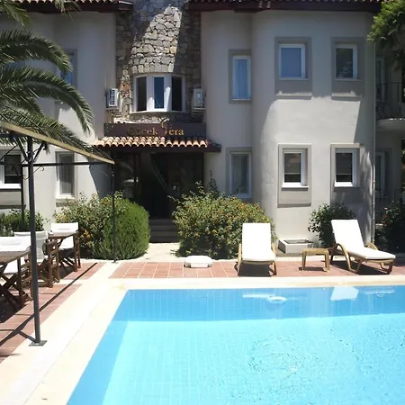 Otel Pera *
