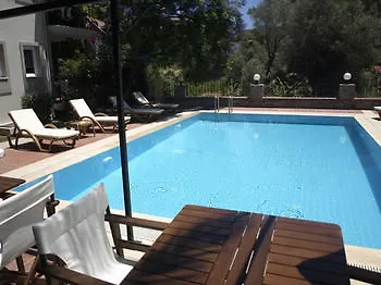 Pera Ξενοδοχείο *